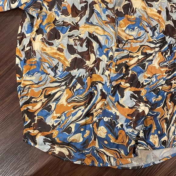 Button Down - Picture 3 of 4